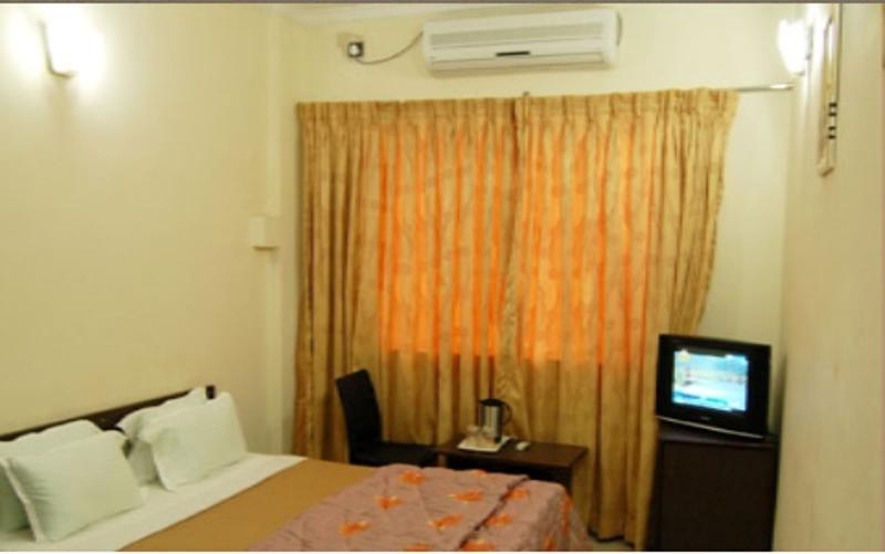 Hotel Royal Regency Bori  Room photo
