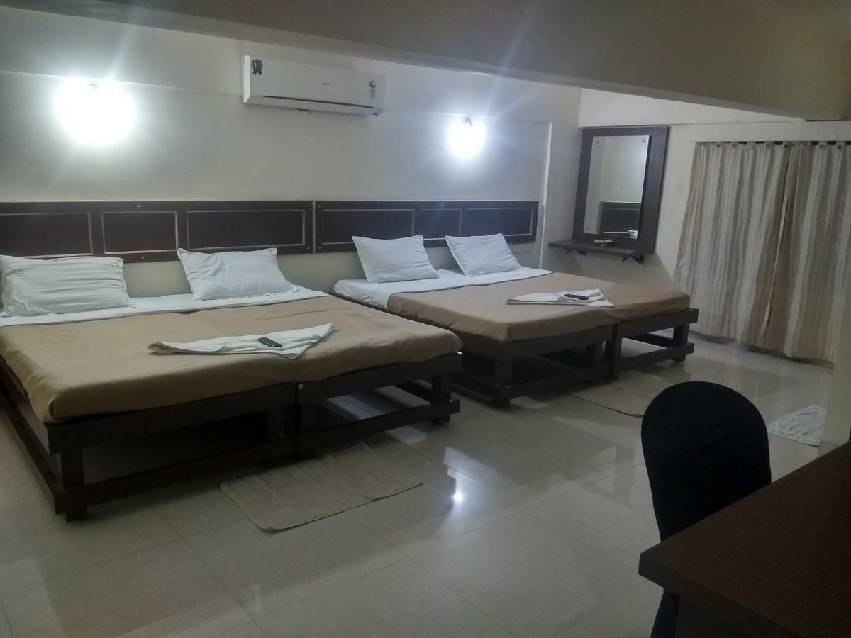 Hotel Royal Regency Bori  Exterior photo