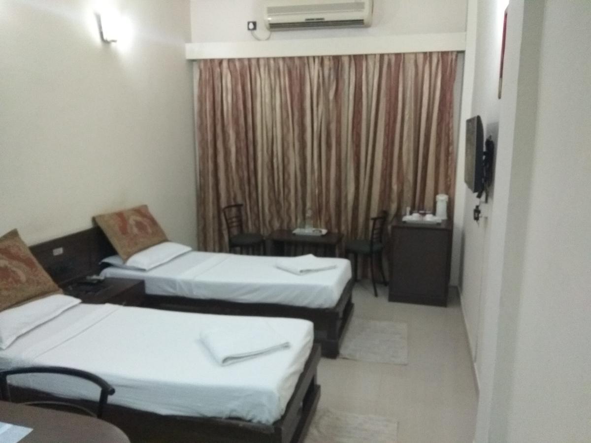 Hotel Royal Regency Bori  Exterior photo