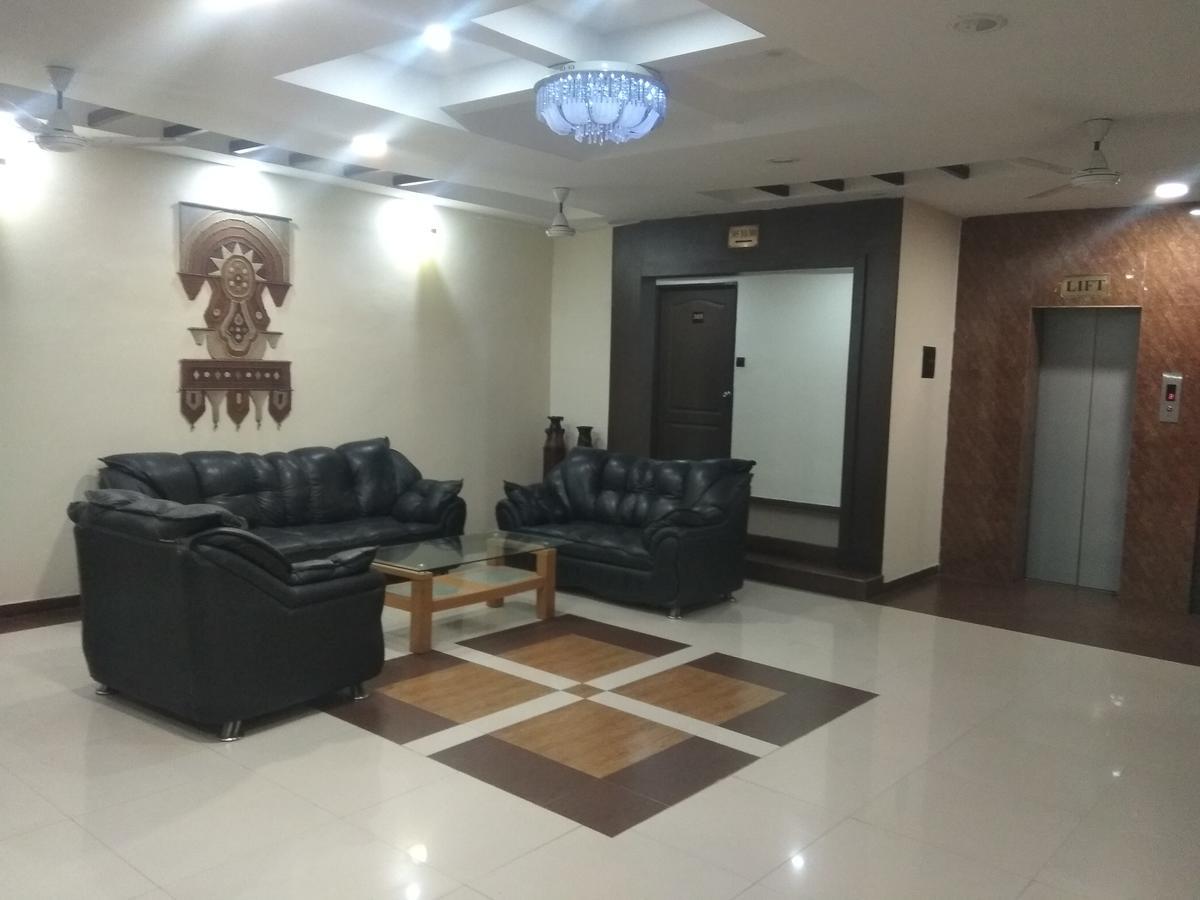 Hotel Royal Regency Bori  Exterior photo