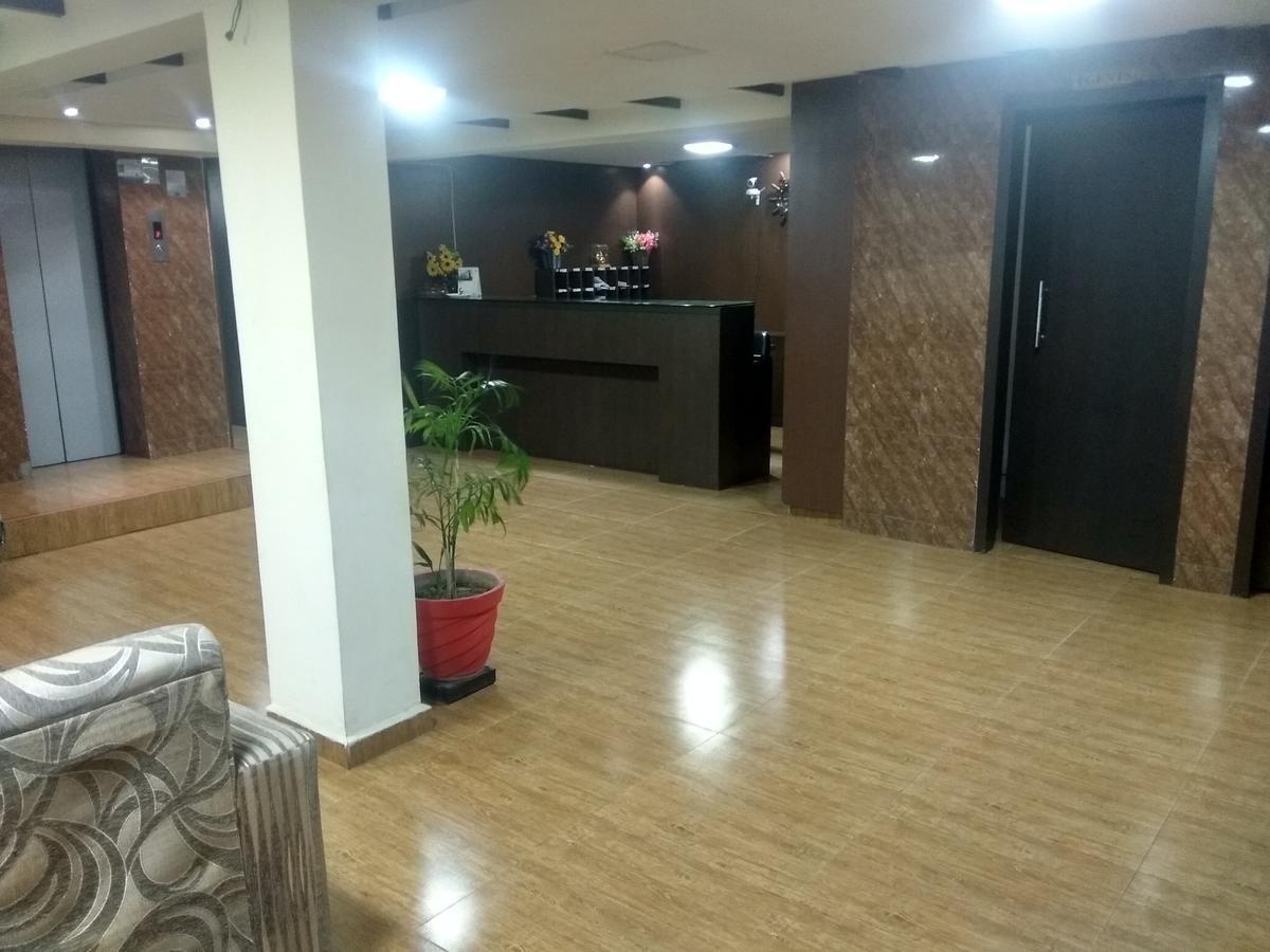 Hotel Royal Regency Bori  Exterior photo